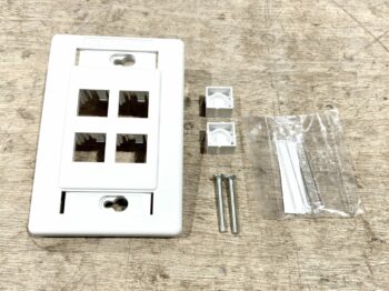 BELDEN 4-PORT WHITE INTERFACE WALL PLATE